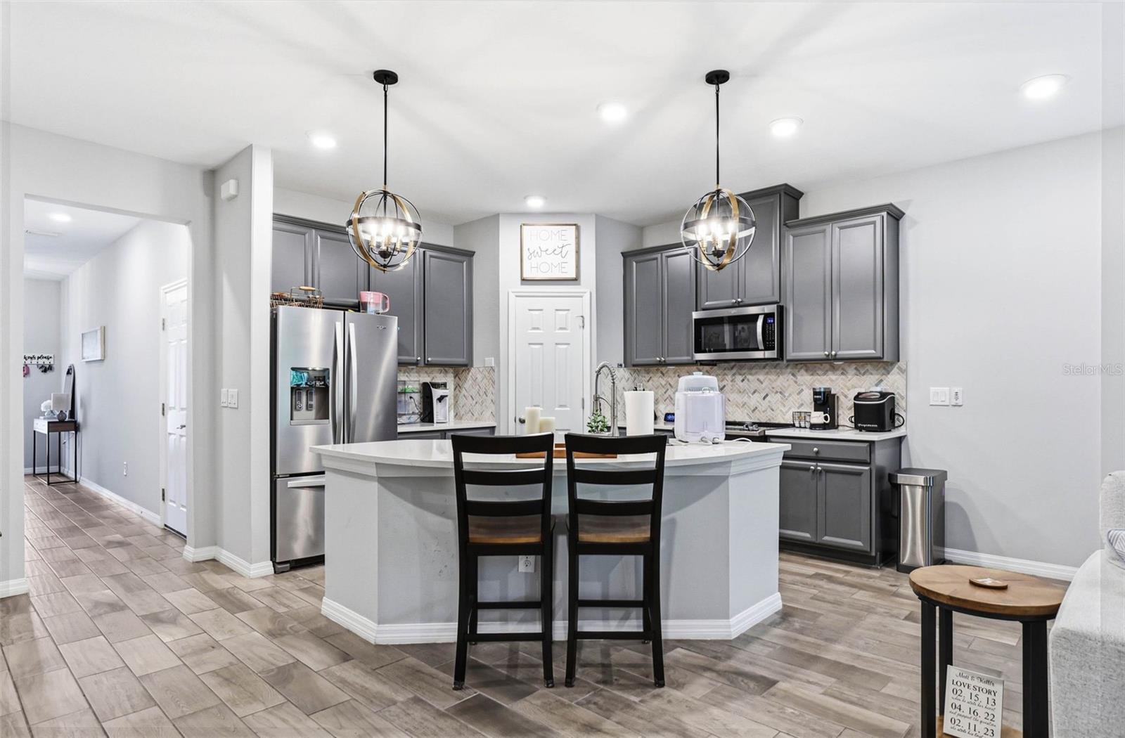 KEMERTON PLACE - Residential