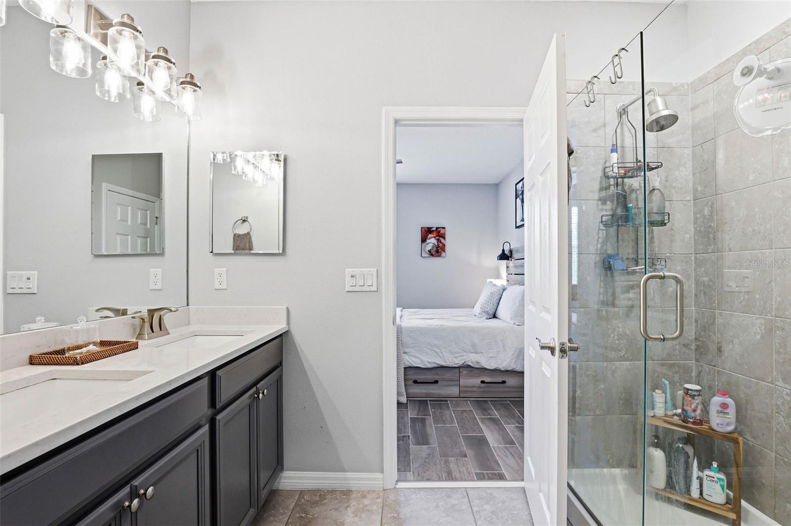 KEMERTON PLACE - Residential