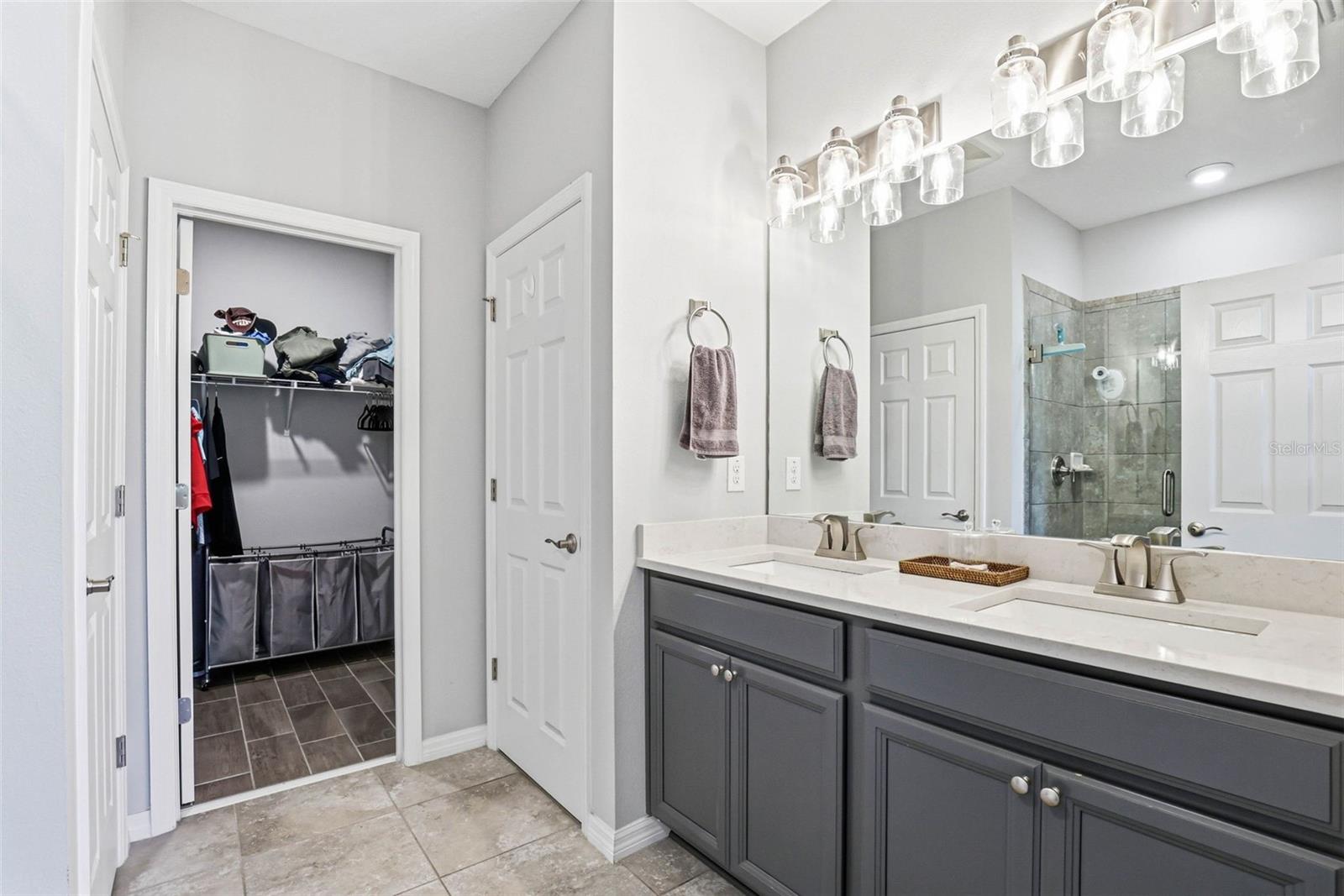 KEMERTON PLACE - Residential