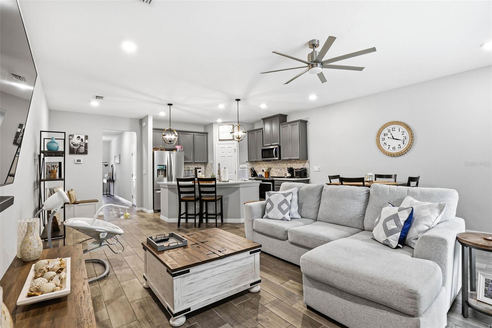 KEMERTON PLACE - Residential