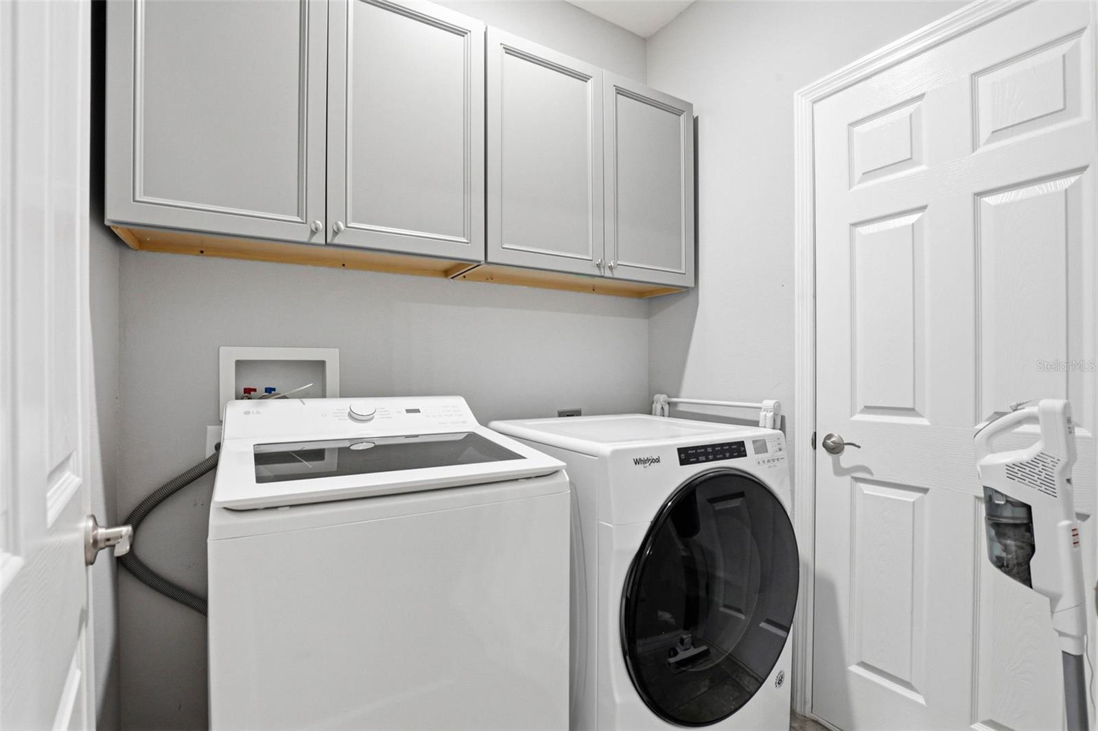 KEMERTON PLACE - Residential