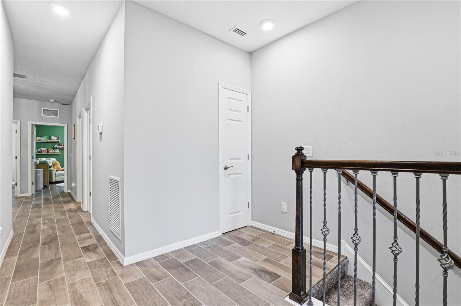 KEMERTON PLACE - Residential