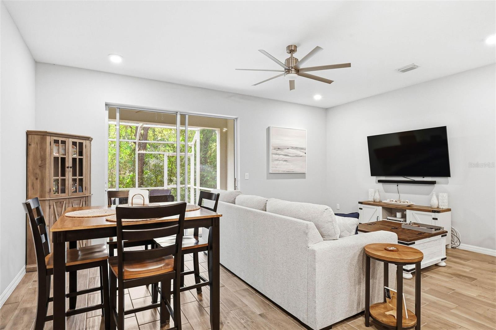 KEMERTON PLACE - Residential