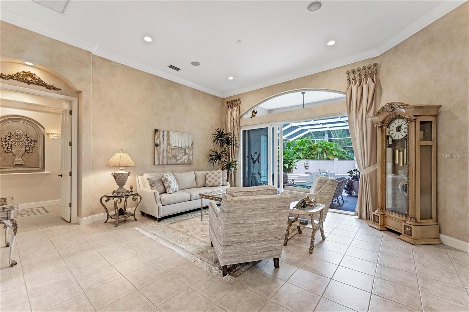 8125 COLLINGWOOD COURT