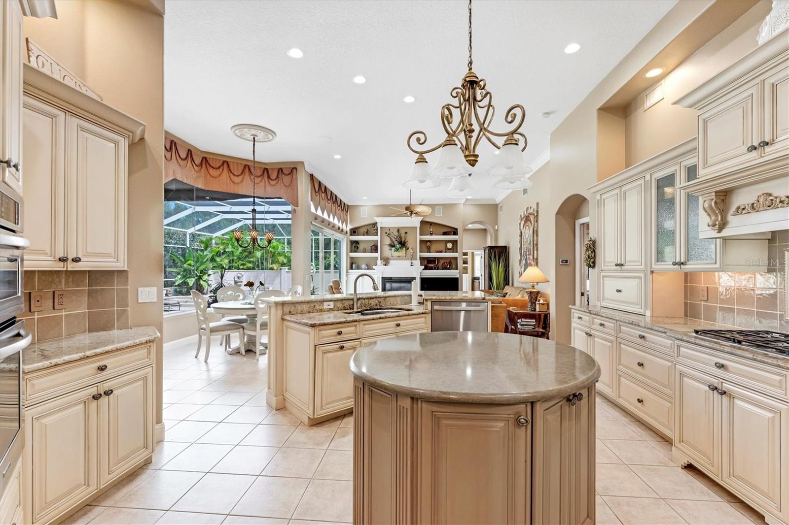 UNIVERSITY PARK COUNTRY CLUB - Residential