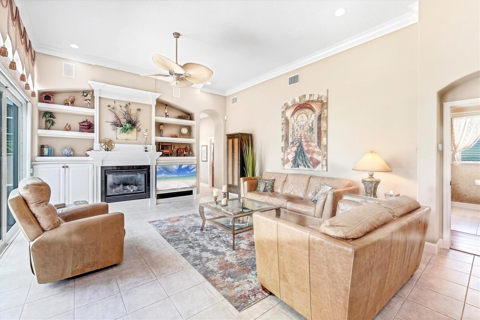 UNIVERSITY PARK COUNTRY CLUB - Residential