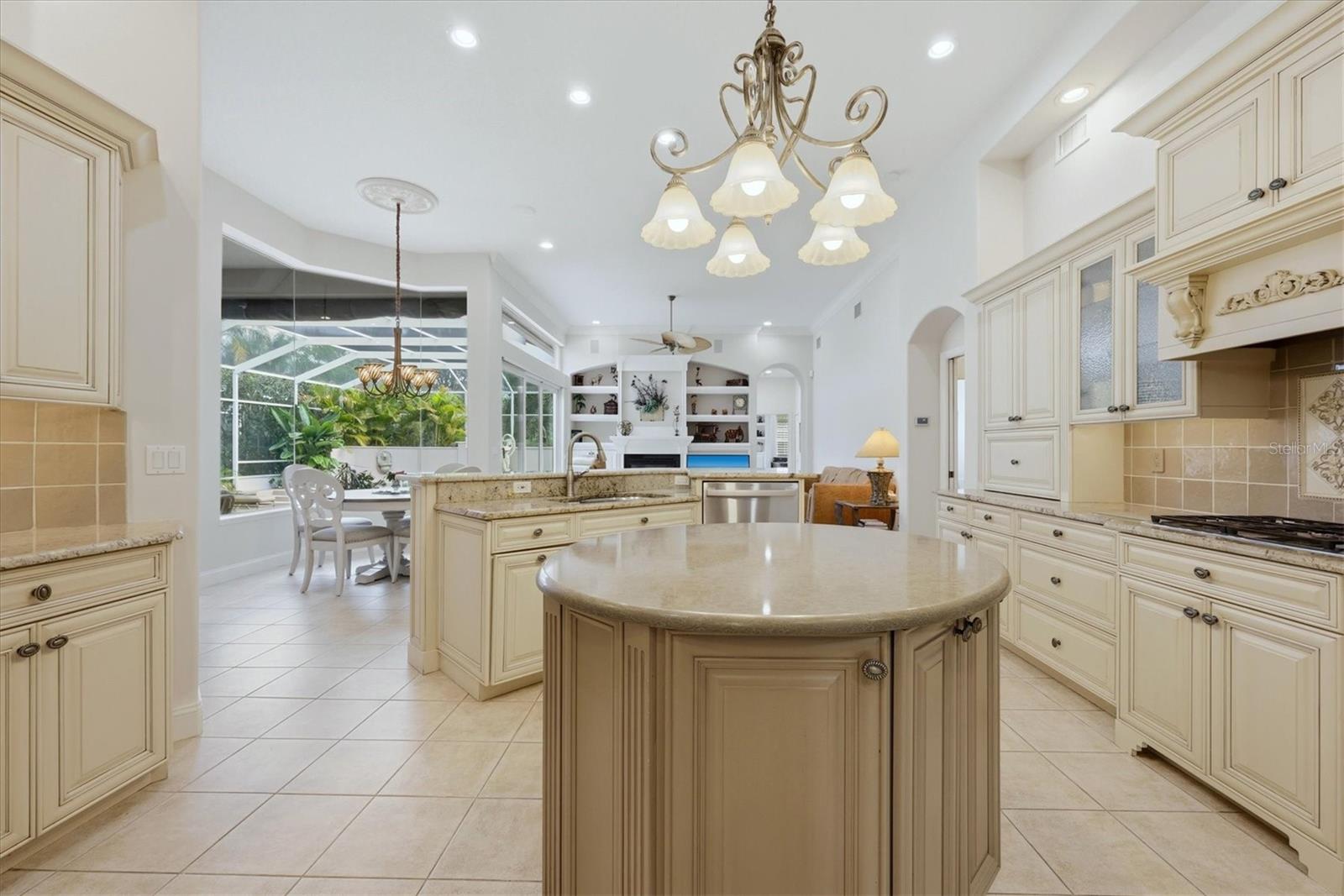 UNIVERSITY PARK COUNTRY CLUB - Residential