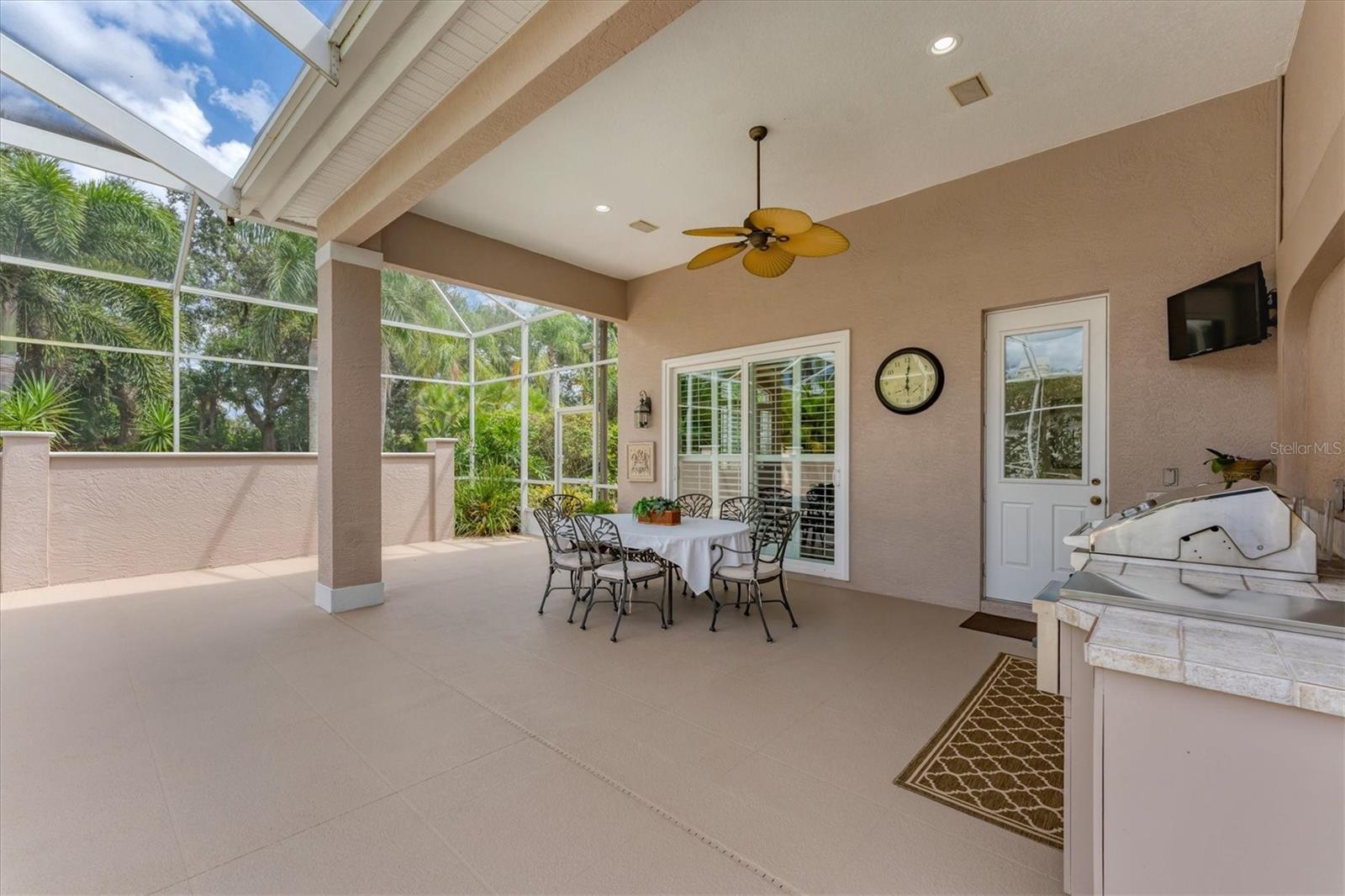 UNIVERSITY PARK COUNTRY CLUB - Residential