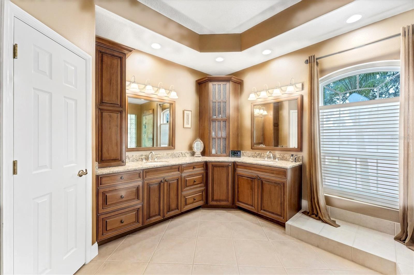 UNIVERSITY PARK COUNTRY CLUB - Residential