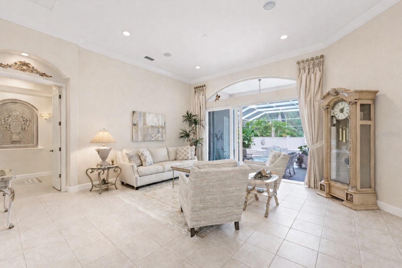 8125 COLLINGWOOD COURT