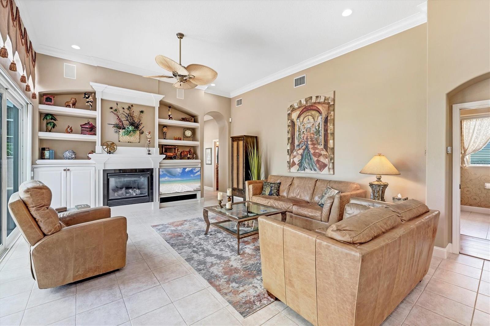 UNIVERSITY PARK COUNTRY CLUB - Residential