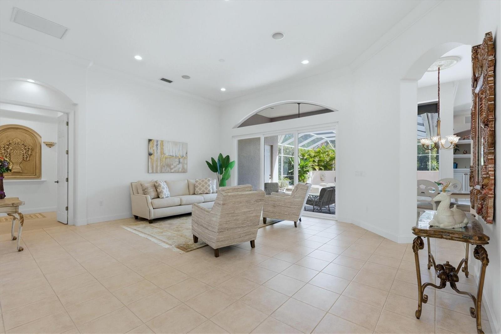 UNIVERSITY PARK COUNTRY CLUB - Residential