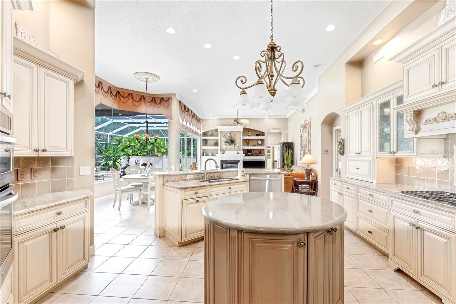 UNIVERSITY PARK COUNTRY CLUB - Residential