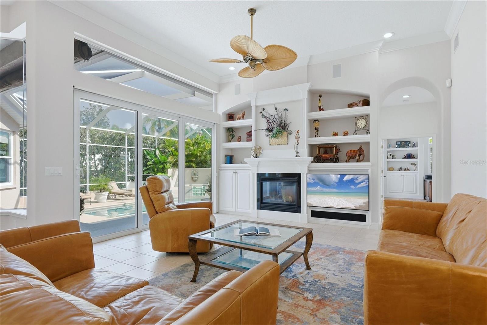 UNIVERSITY PARK COUNTRY CLUB - Residential