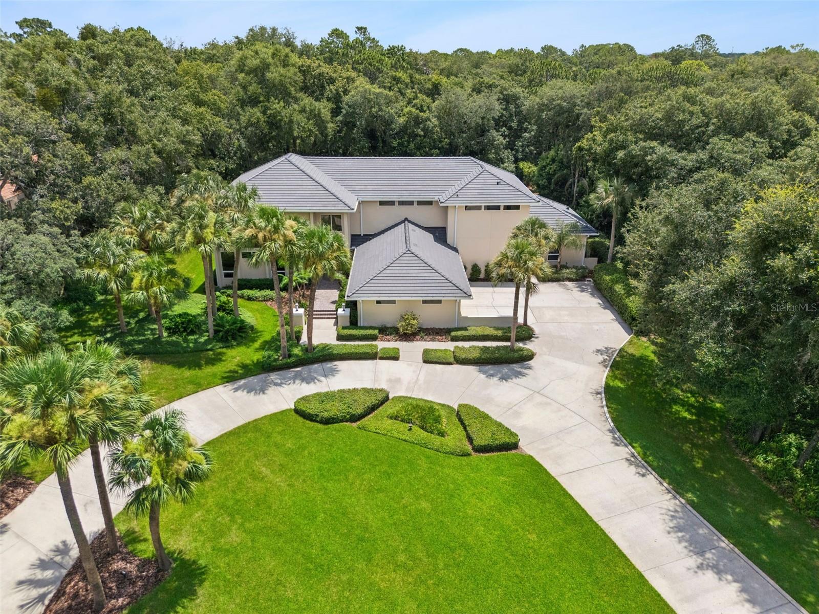 632 E CLUB CIRCLE