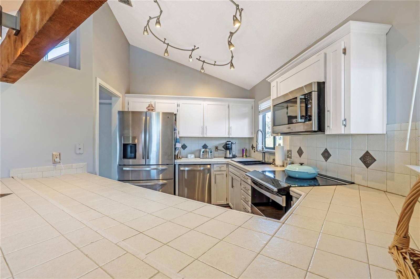 LAKE MARKHAM ESTATES - Residential