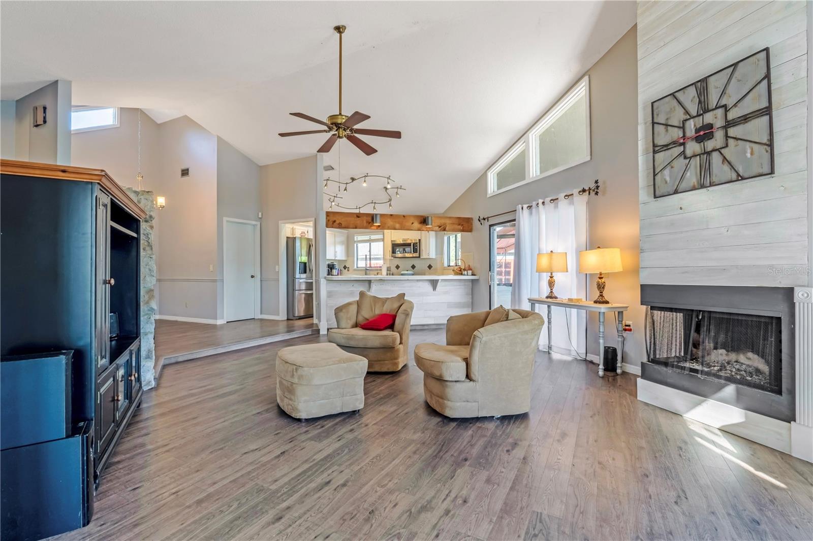 LAKE MARKHAM ESTATES - Residential