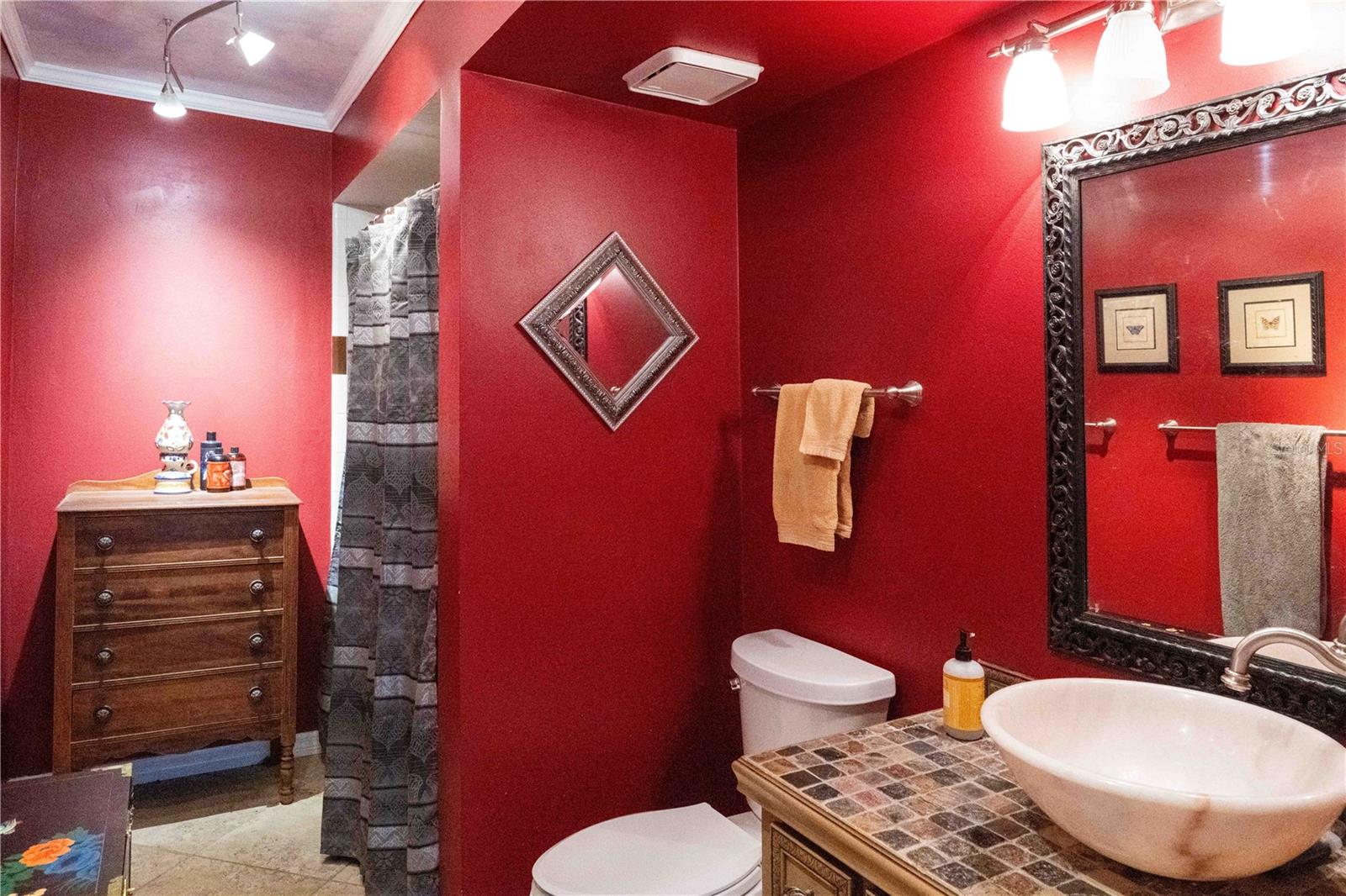 LAKE MARKHAM ESTATES - Residential