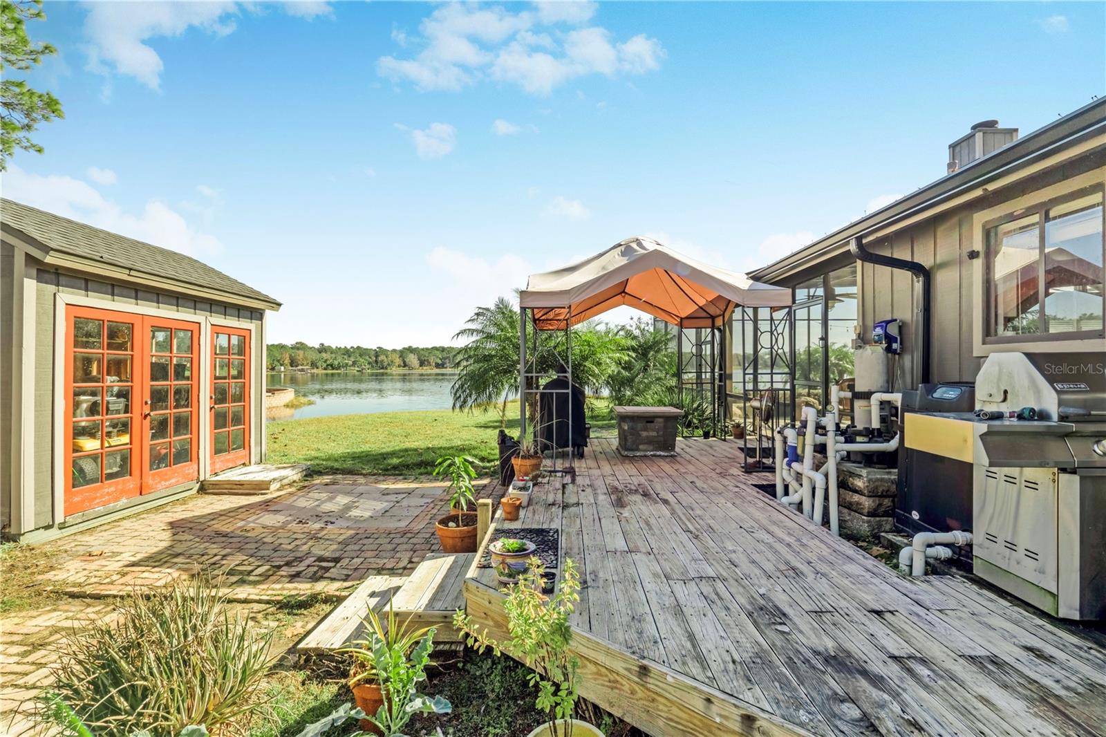 LAKE MARKHAM ESTATES - Residential