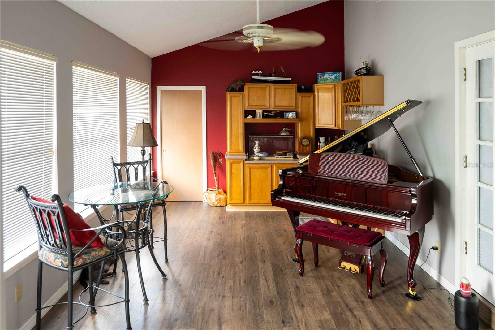 LAKE MARKHAM ESTATES - Residential