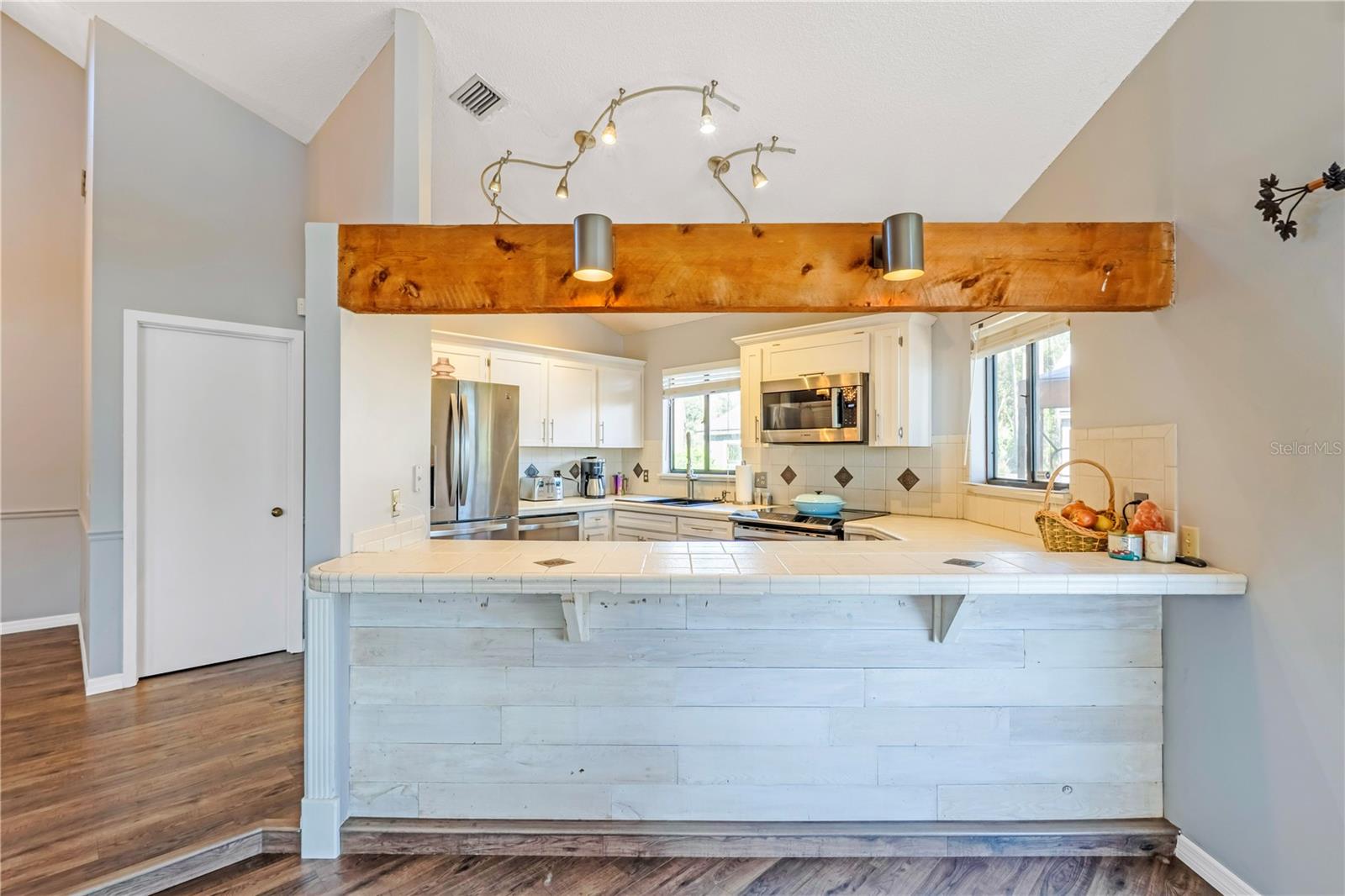 LAKE MARKHAM ESTATES - Residential