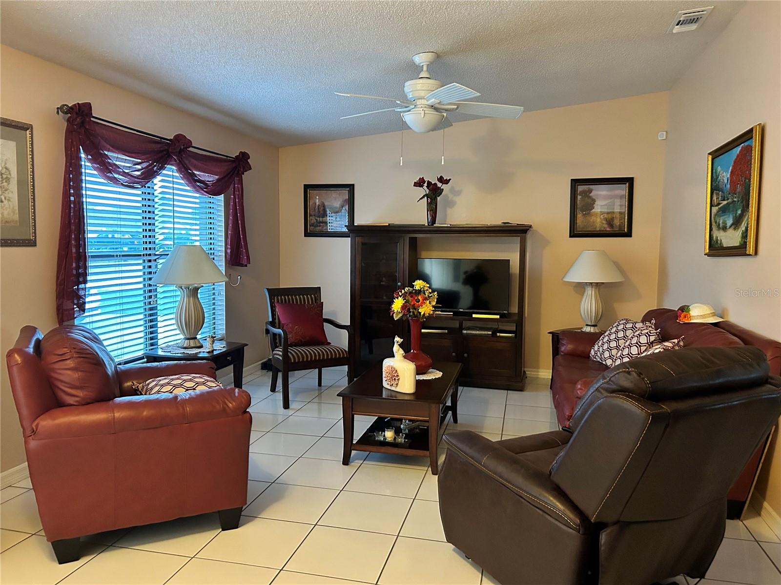 1448 E NORMANDY
