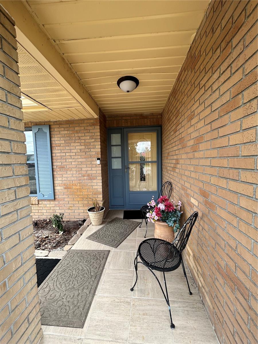 1448 E NORMANDY