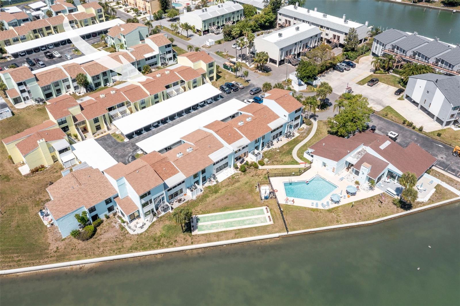 WINDRUSH COVE PH 1 CONDO - Residential