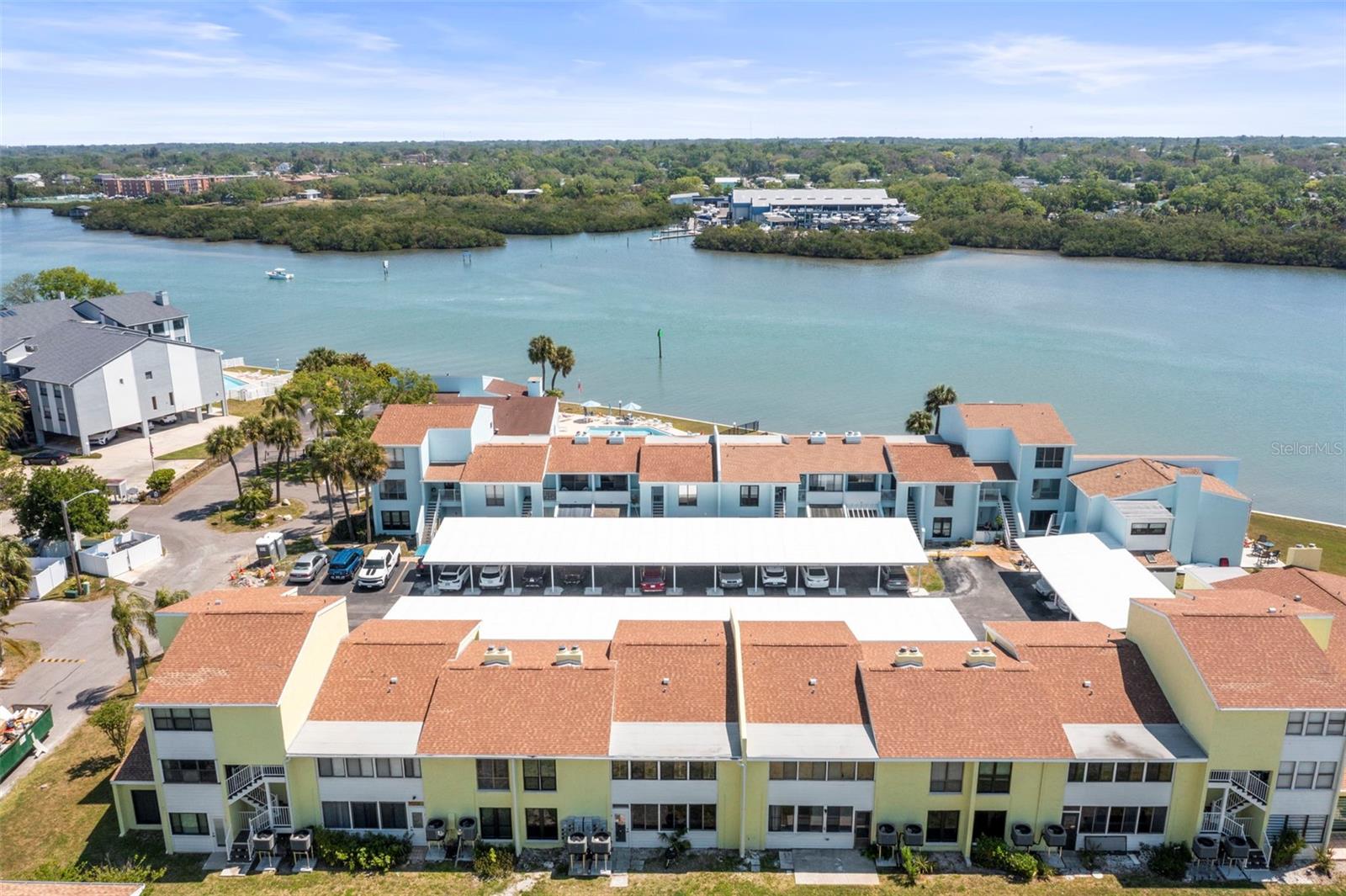 WINDRUSH COVE PH 1 CONDO - Residential