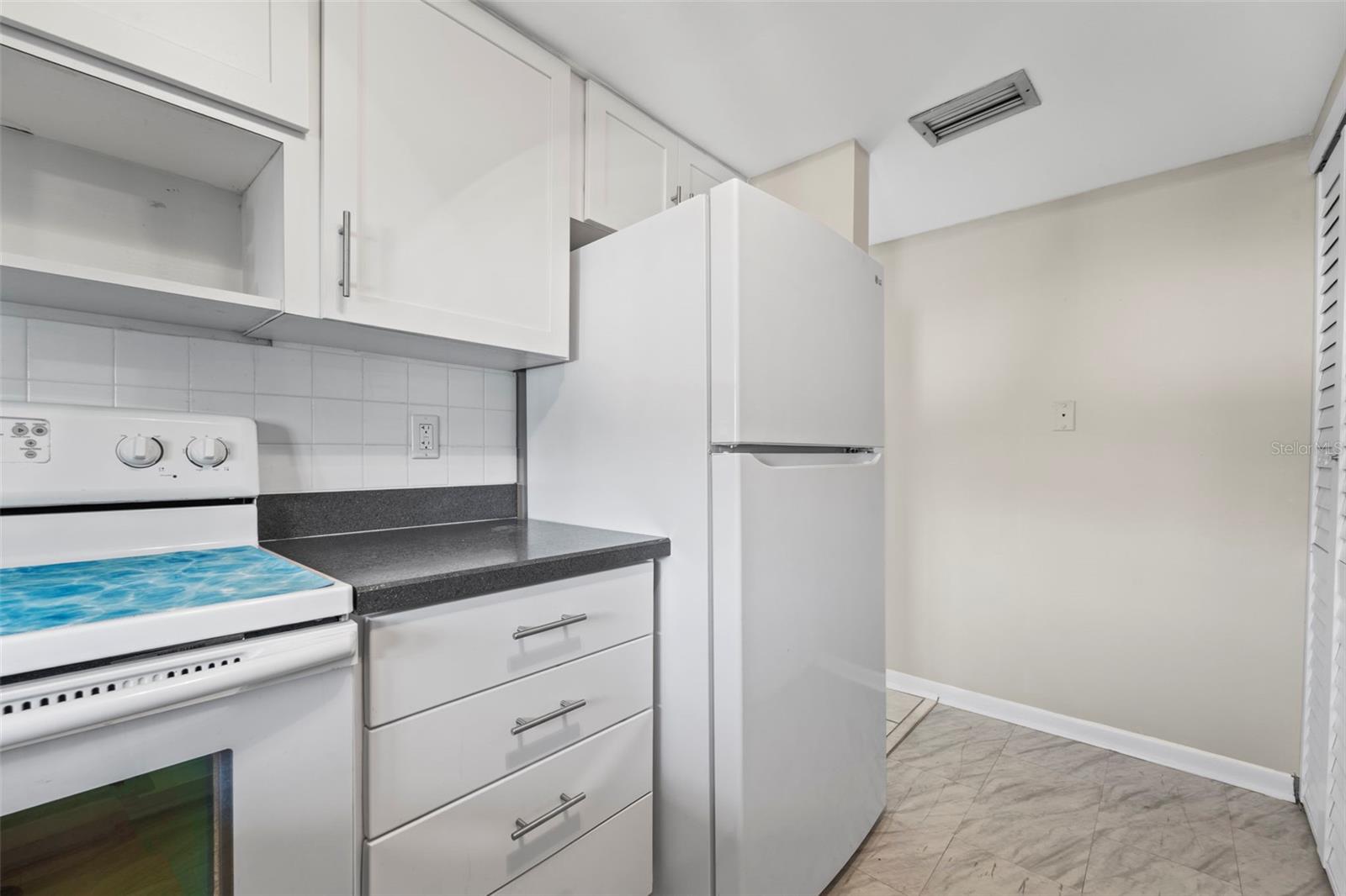 WINDRUSH COVE PH 1 CONDO - Residential