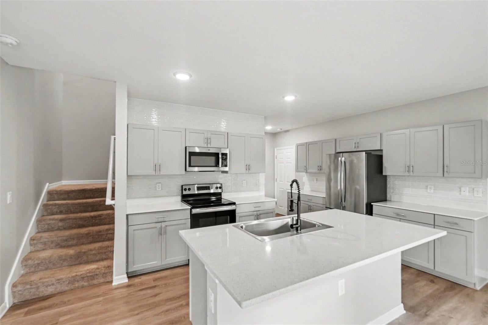 12809 BENT TWIG DRIVE, RIVERVIEW, FL, 33579 4 12809 BENT TWIG DRIVE