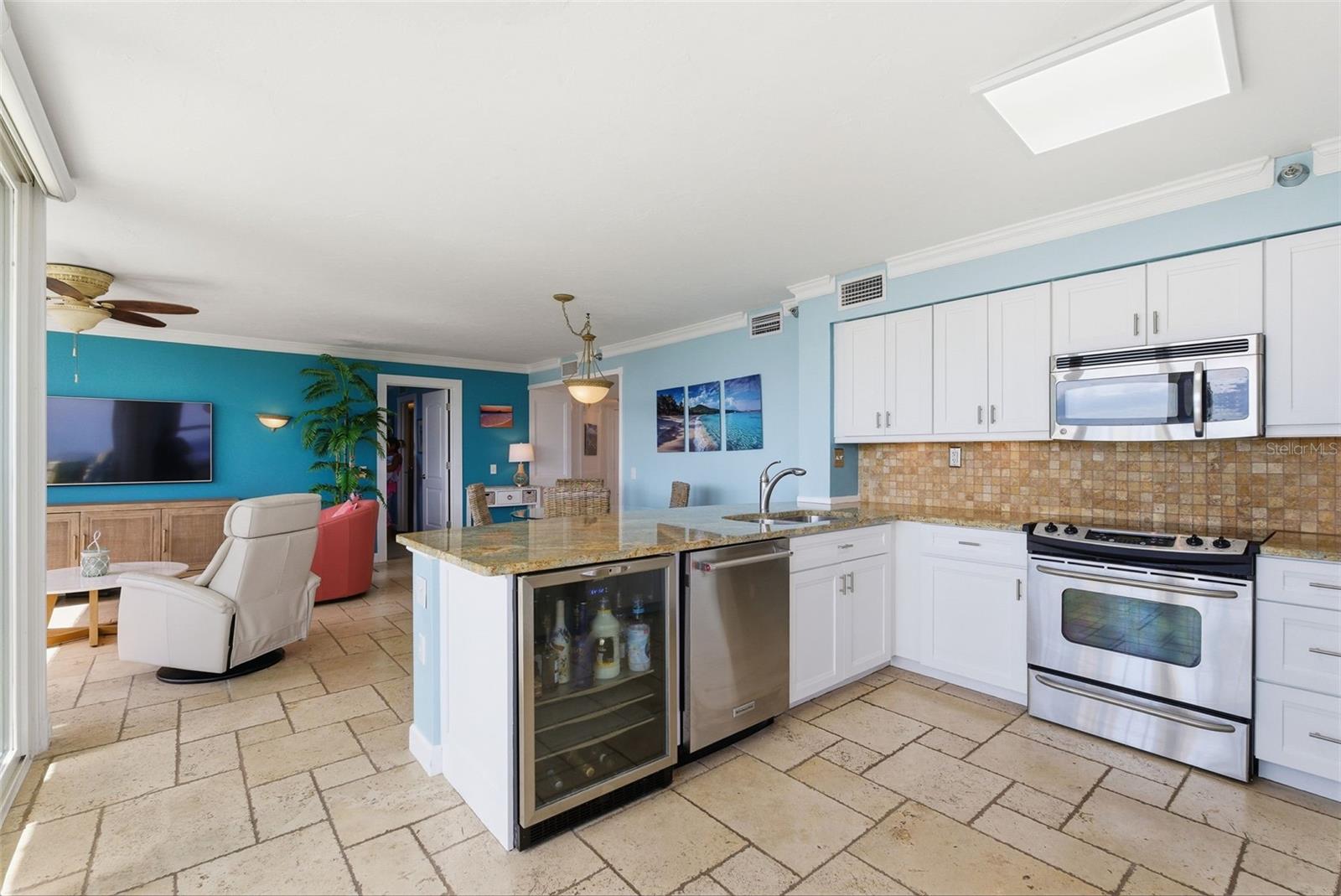 CASA DEL MAR CONDO IV - Residential