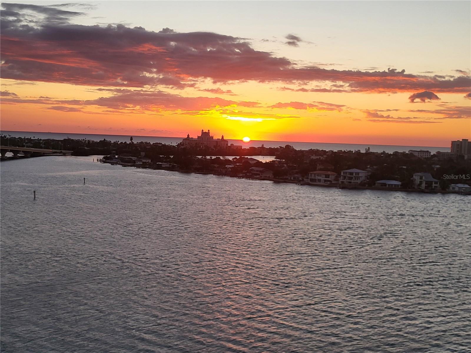 CASA DEL MAR CONDO IV - Residential