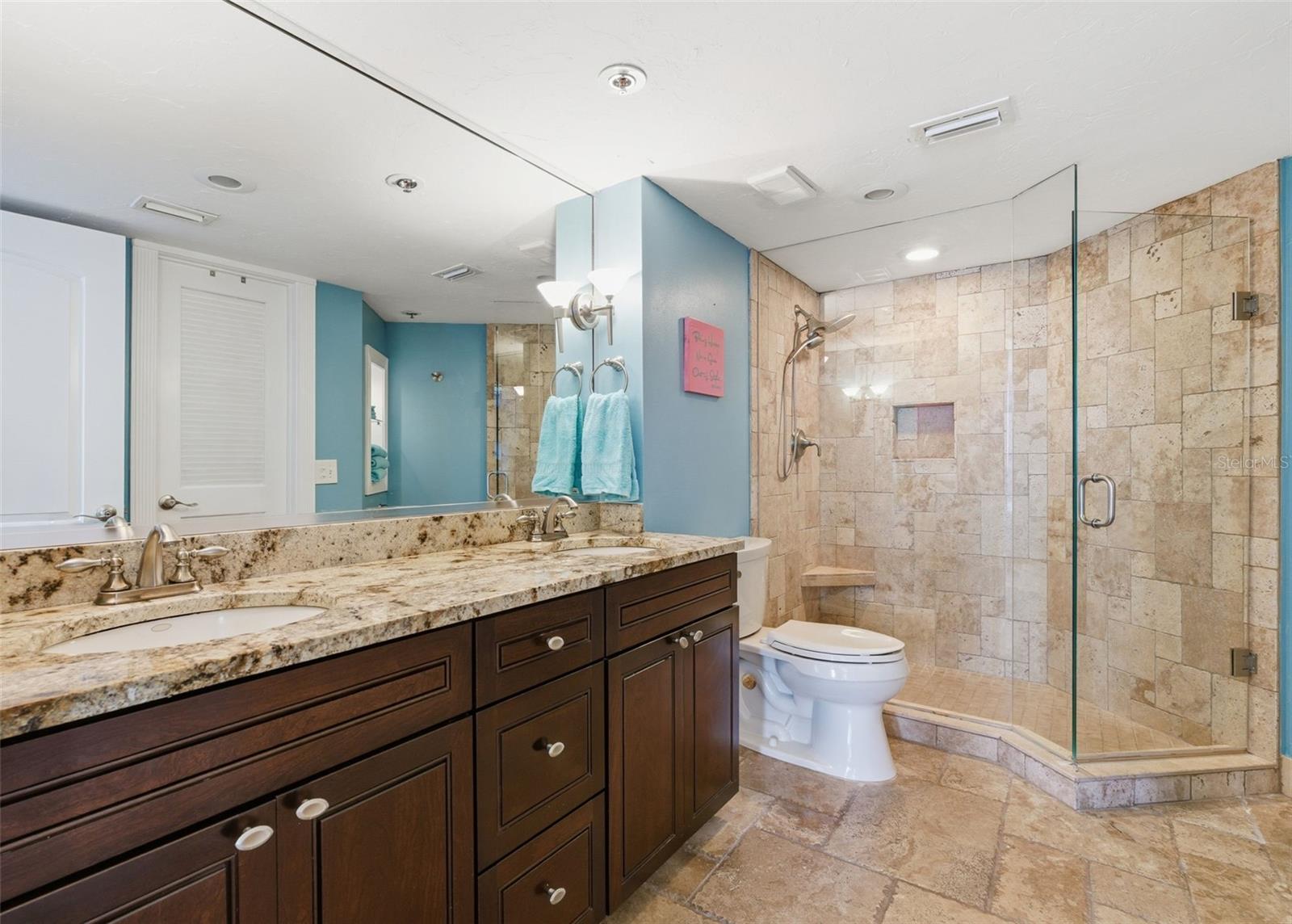 CASA DEL MAR CONDO IV - Residential