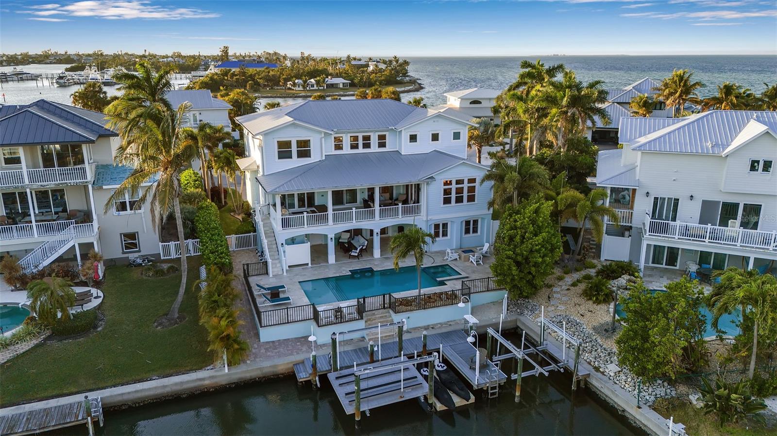 NORTH POINT HARBOUR UNIT THREE - Residential