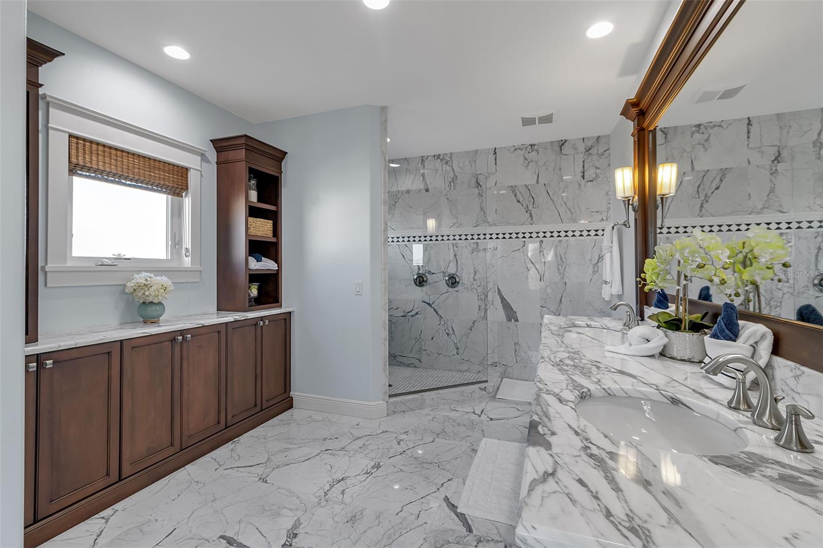 NORTH POINT HARBOUR UNIT THREE - Residential