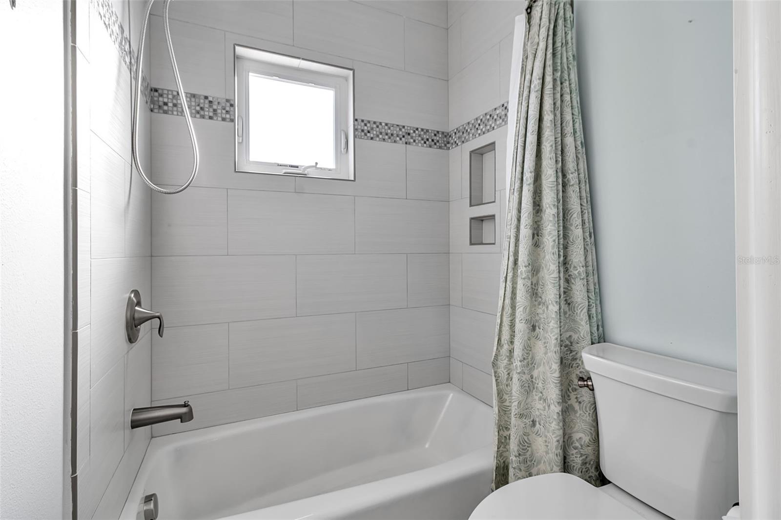 NORTH POINT HARBOUR UNIT THREE - Residential