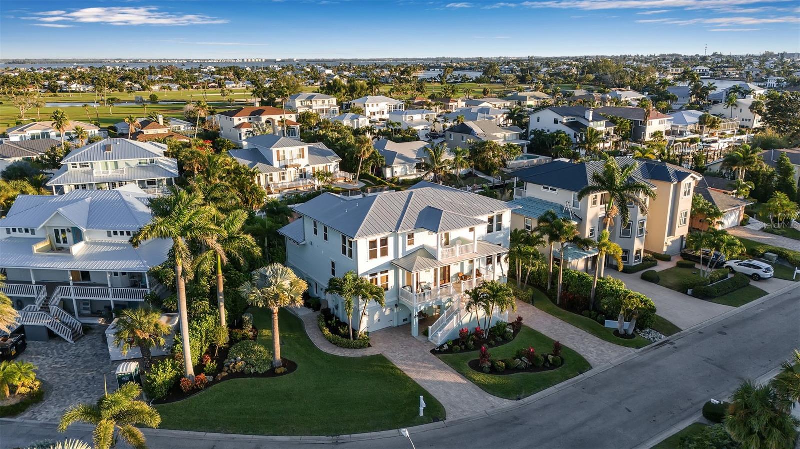 718 KEY ROYALE DRIVE