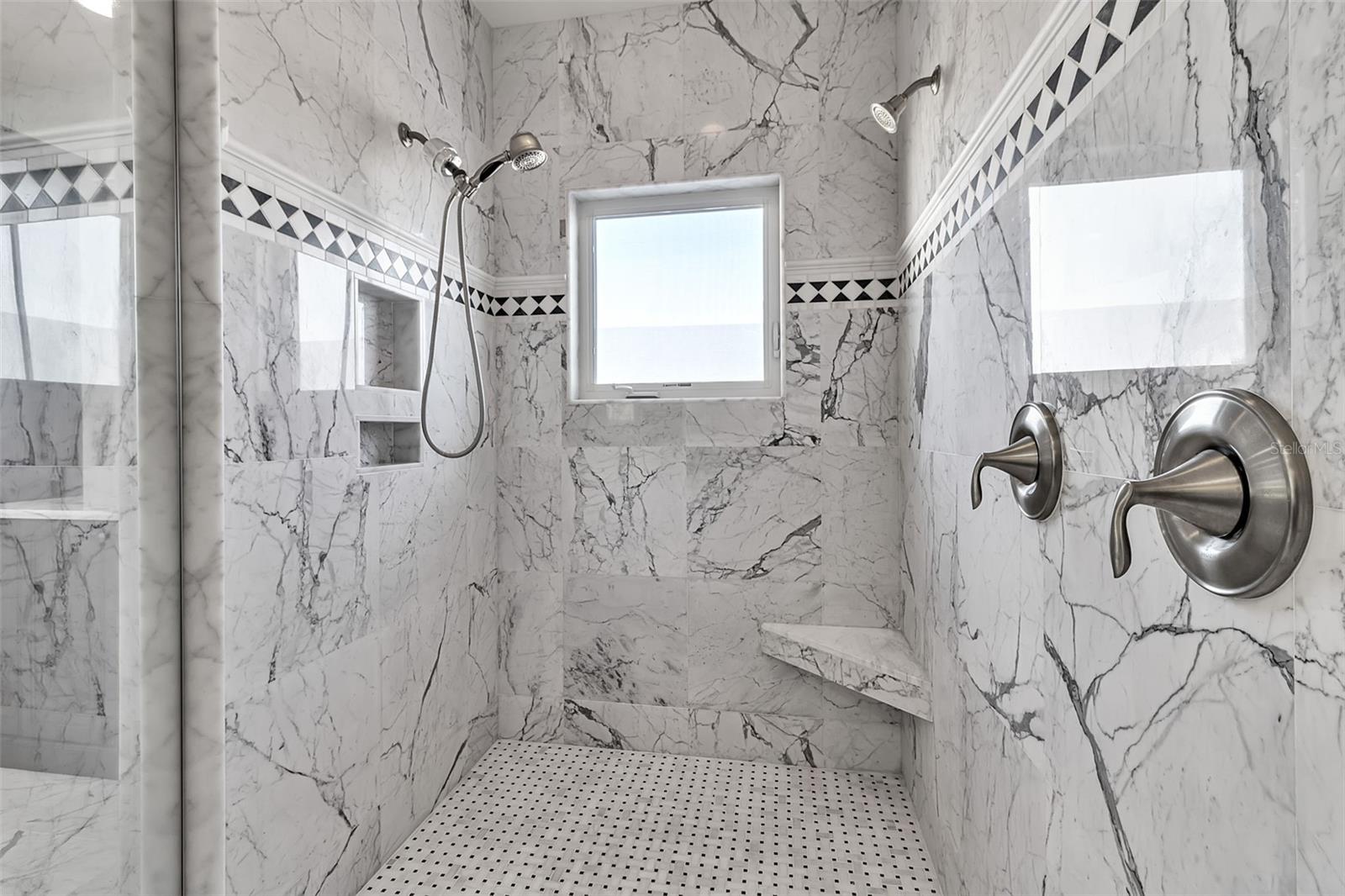 NORTH POINT HARBOUR UNIT THREE - Residential