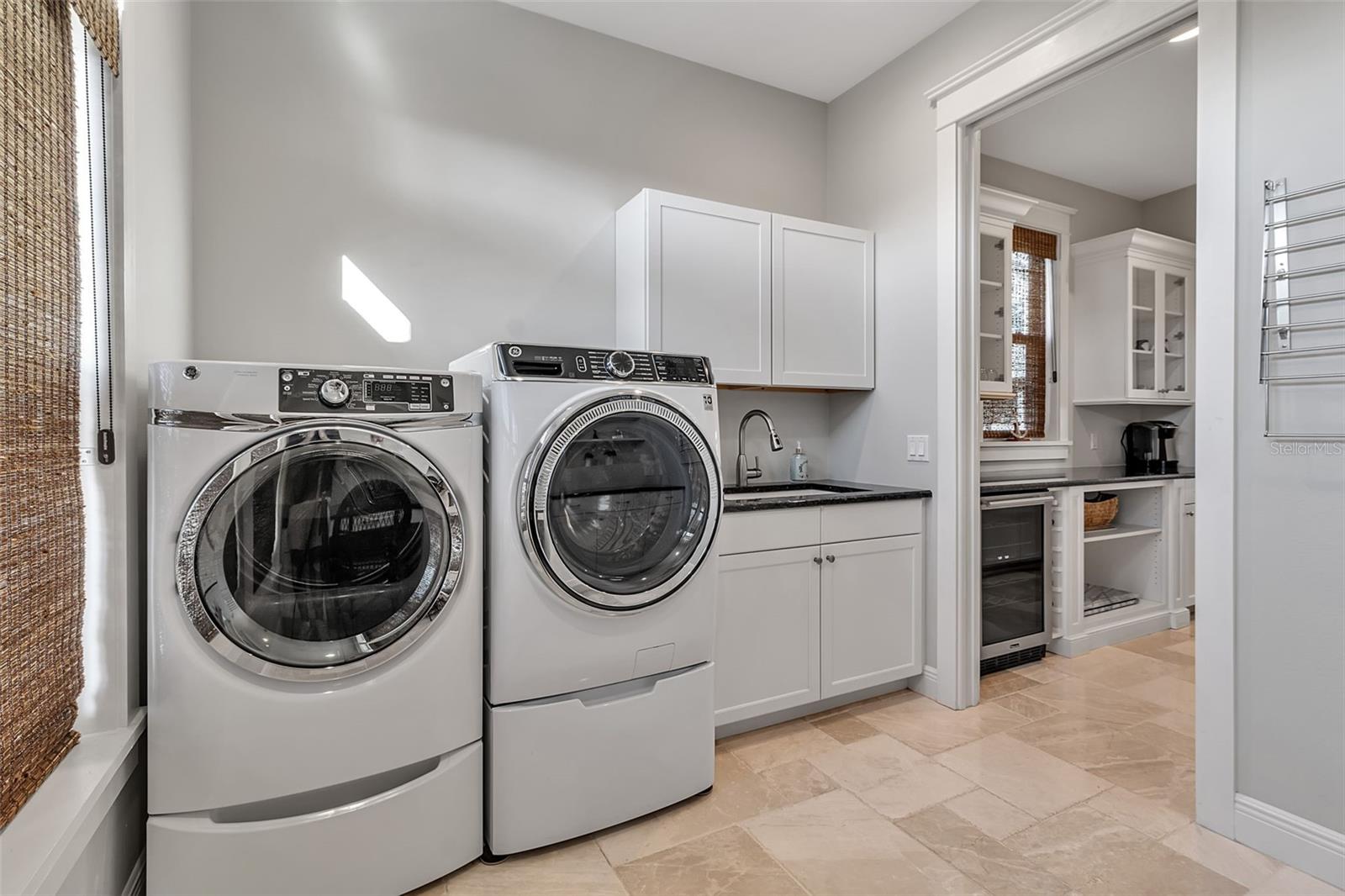 NORTH POINT HARBOUR UNIT THREE - Residential