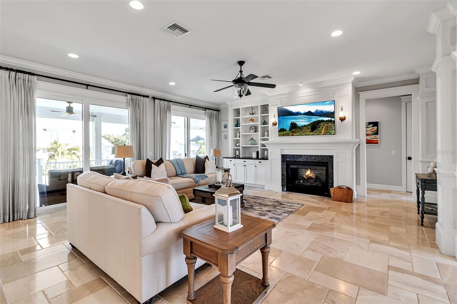 NORTH POINT HARBOUR UNIT THREE - Residential