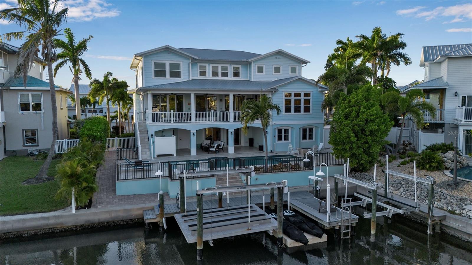 718 KEY ROYALE DRIVE