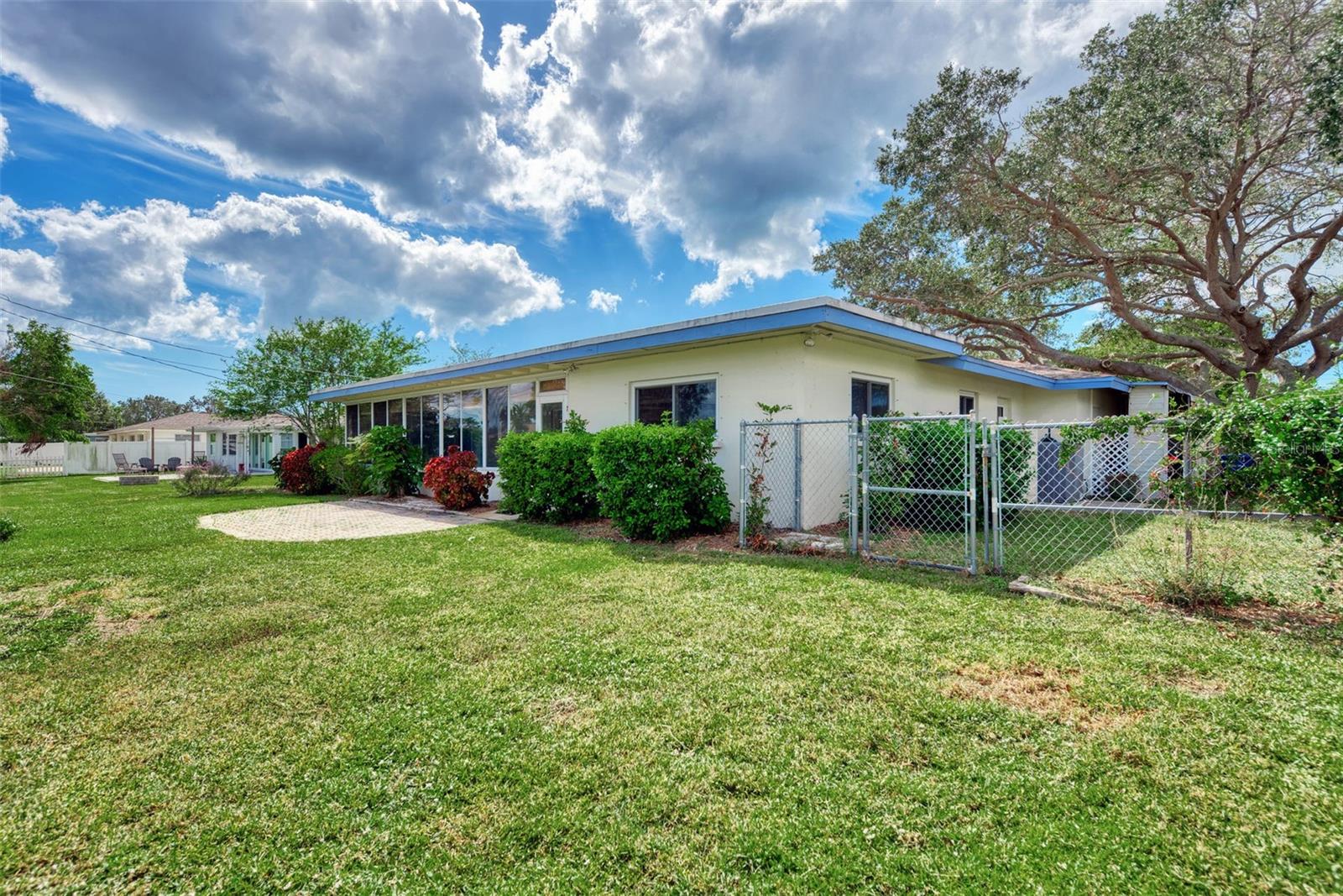 GULF GATE - Residential Lease