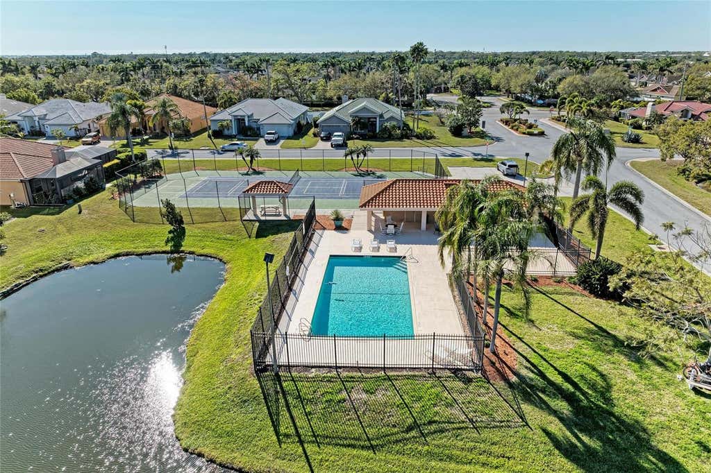 Photo of 7102 42nd Court E, Sarasota, FL 34243 (MLS # A4702487)