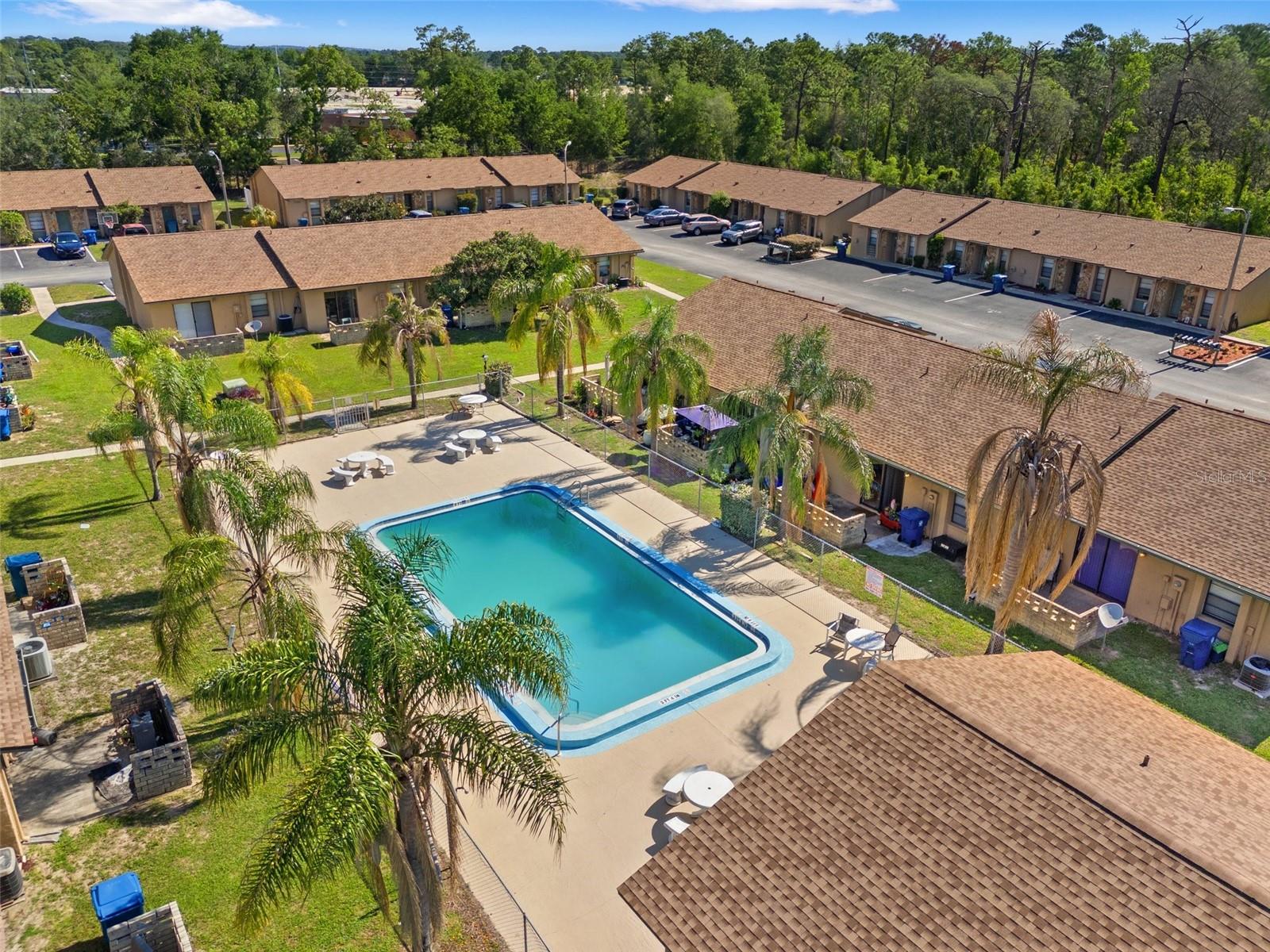 BROOKVIEW VILLAS - Residential