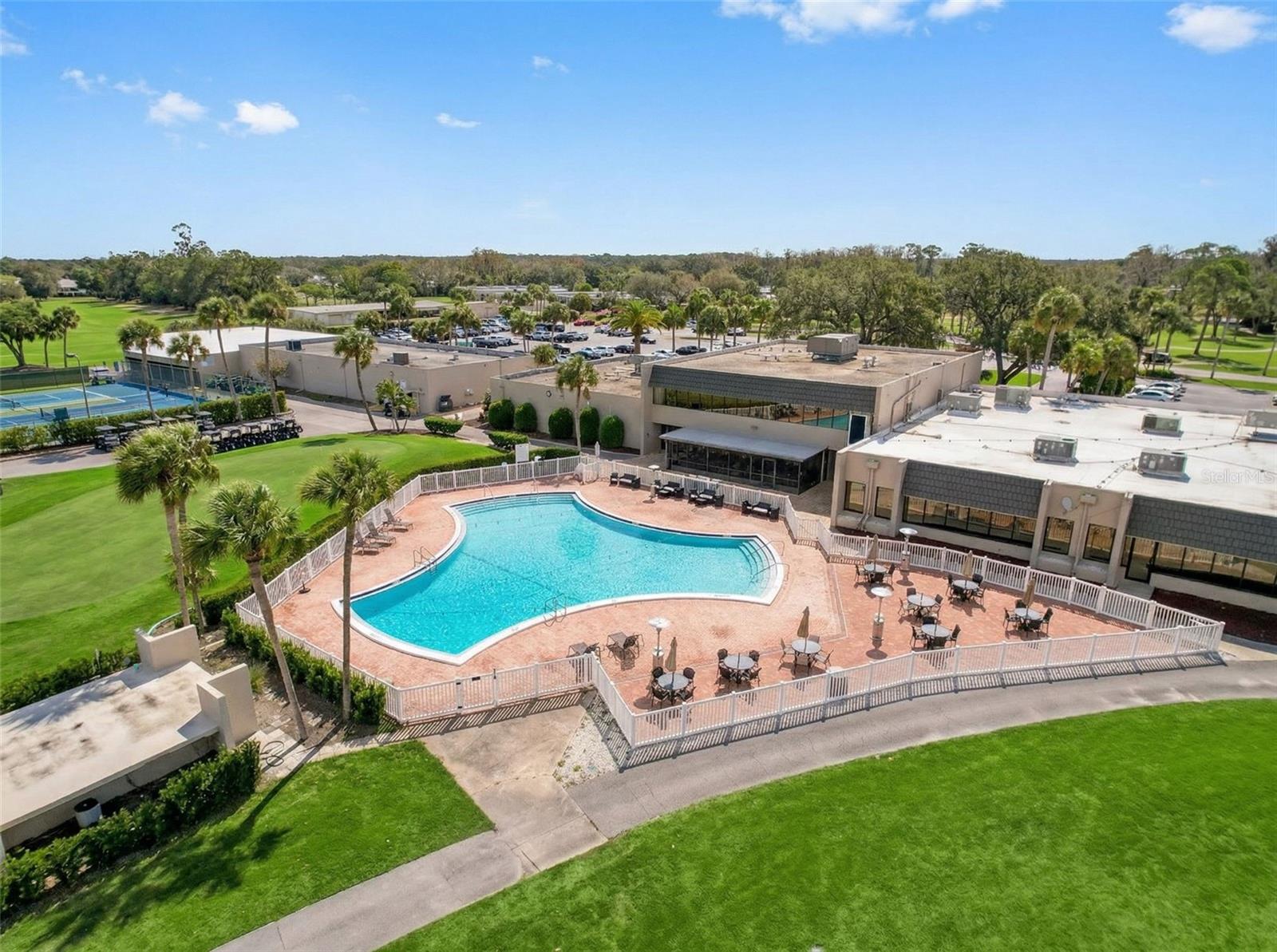 GOLF VIEW VILLAS CONDO 02 - Residential