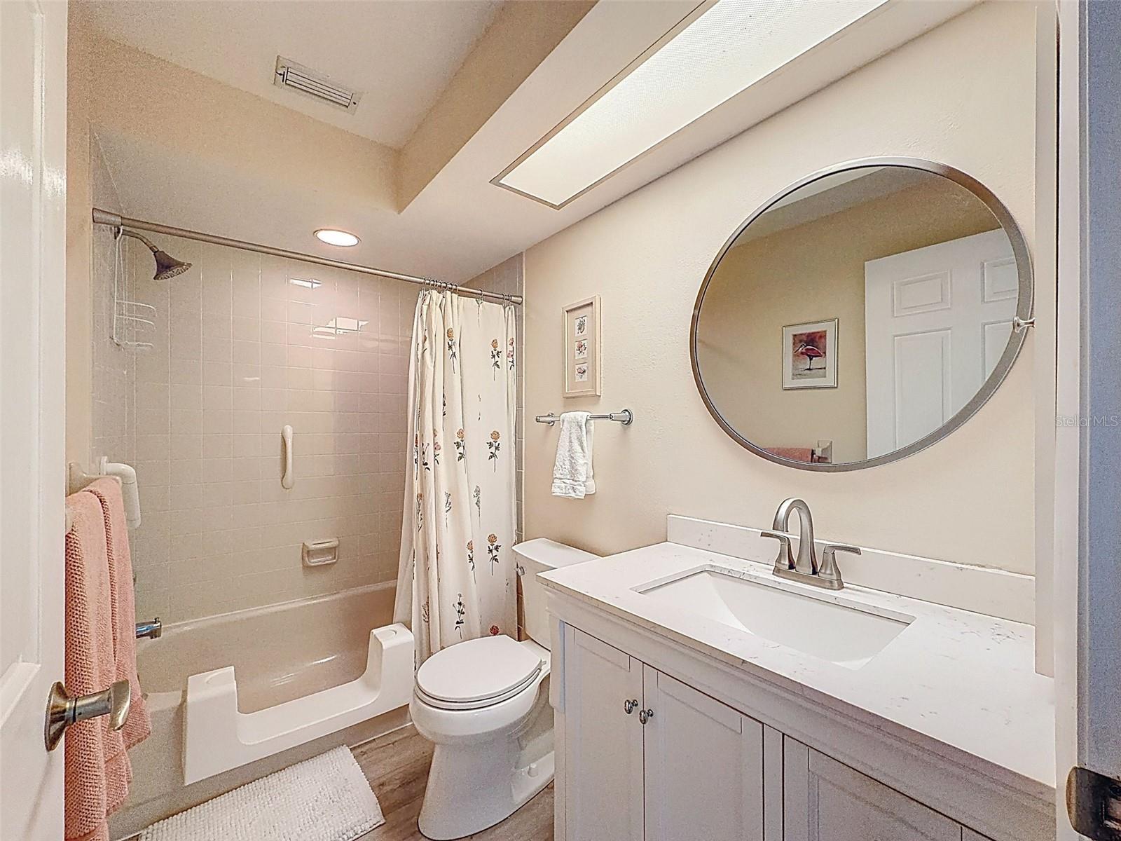 GOLF VIEW VILLAS CONDO 02 - Residential