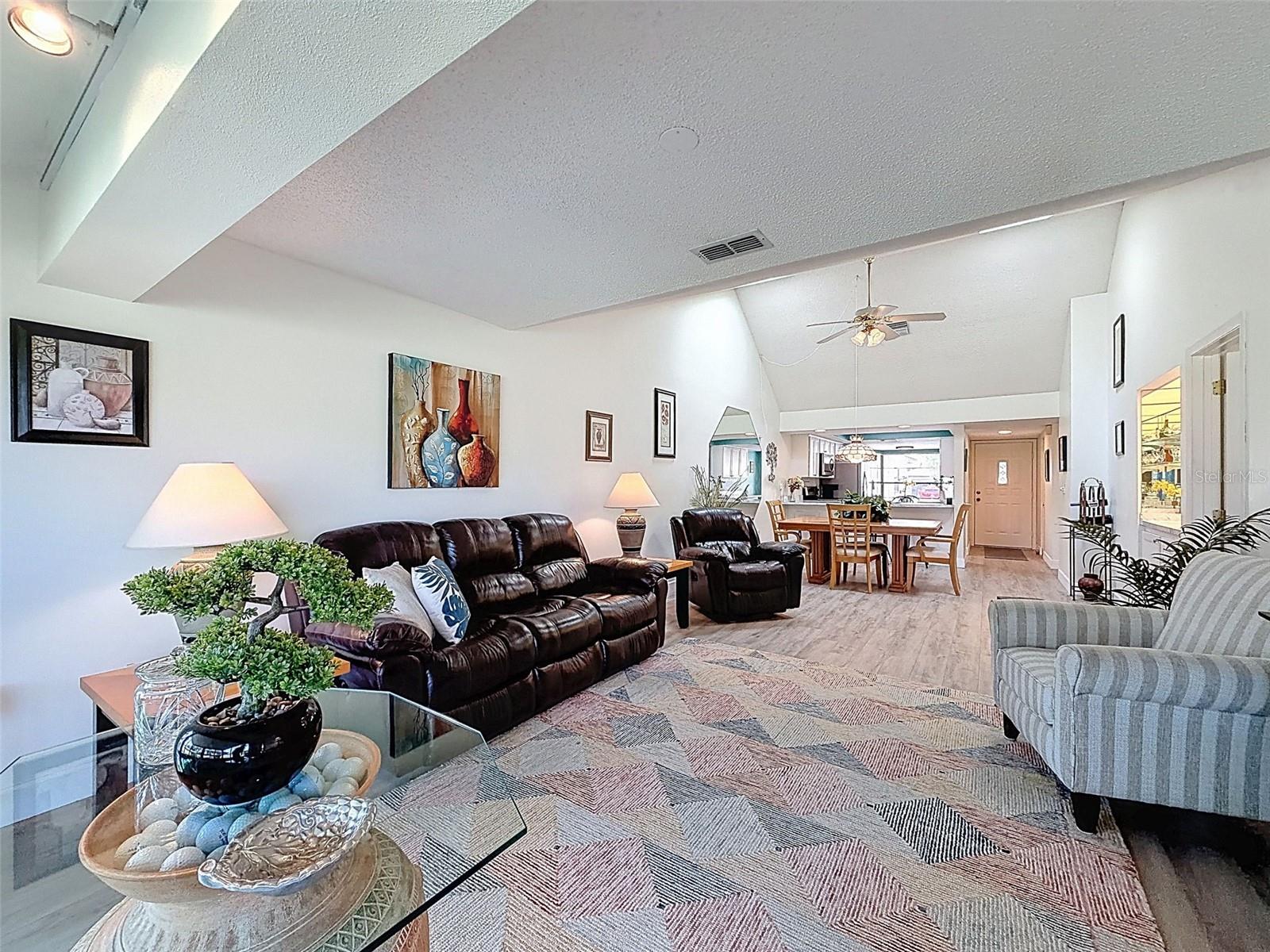 GOLF VIEW VILLAS CONDO 02 - Residential