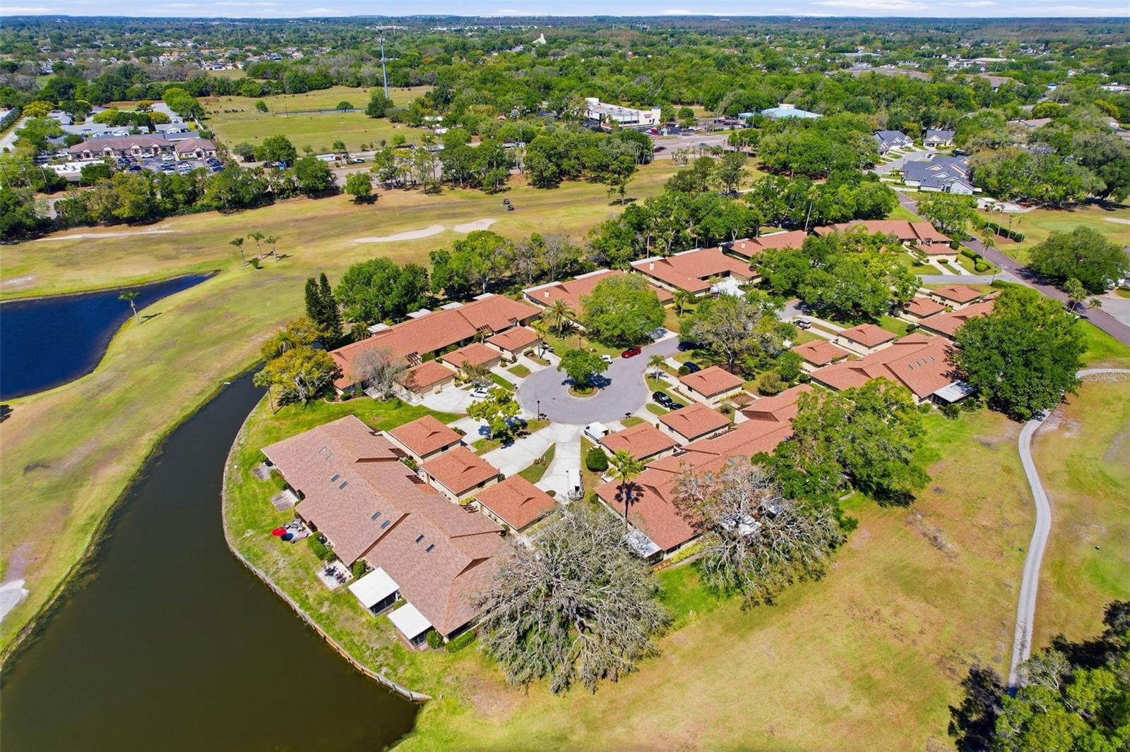 GOLF VIEW VILLAS CONDO 02 - Residential