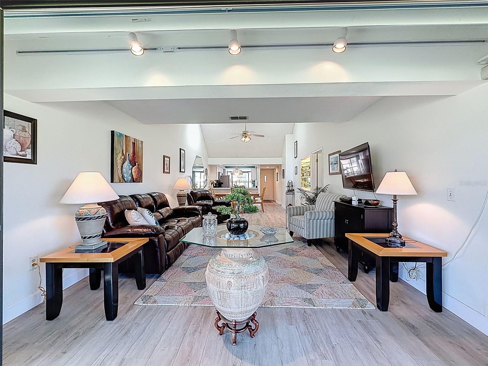 GOLF VIEW VILLAS CONDO 02 - Residential